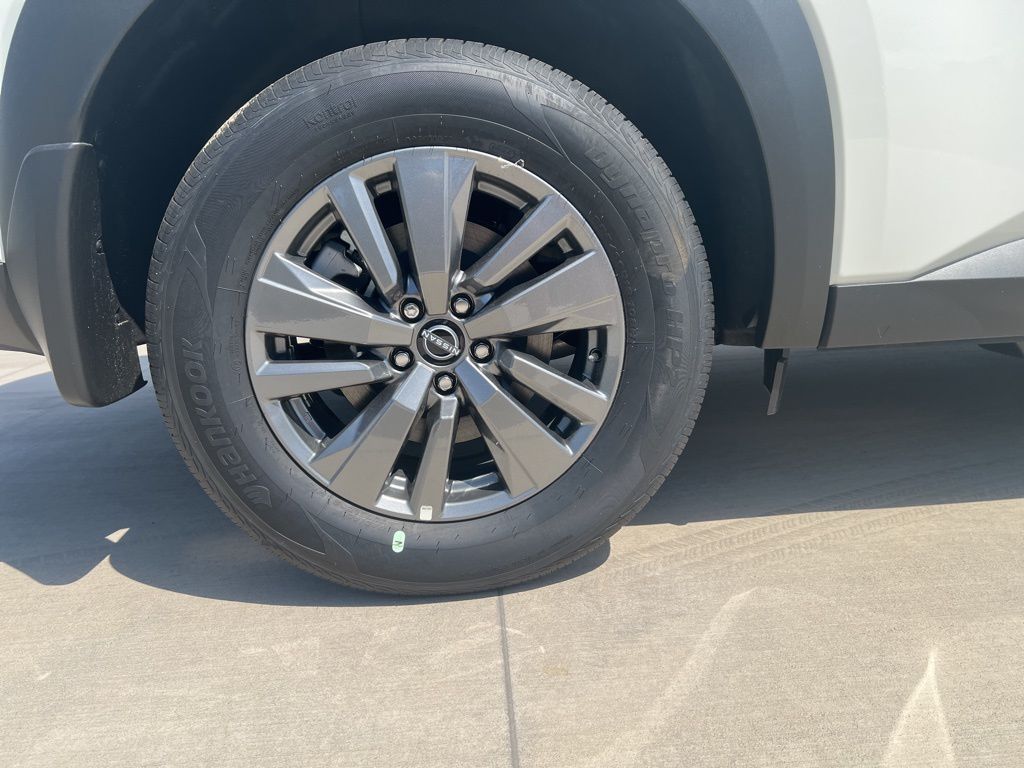 2025 Glacier White Nissan Pathfinder S FWD SUV