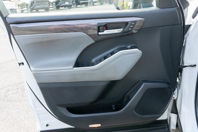 2023 Toyota Highlander Limited Beige at Auto Express Mitsubishi