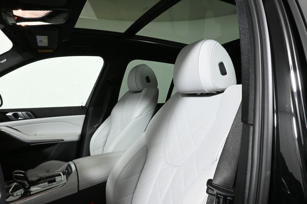 Thumbnail: 2023 BMW X5 - 4