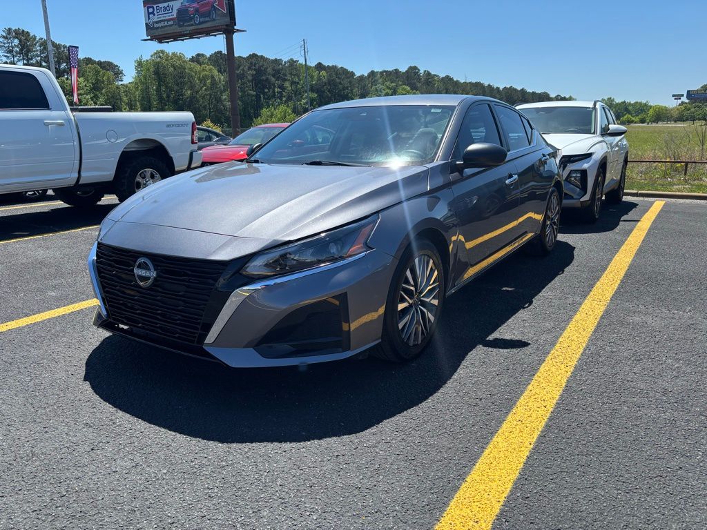 Gray (Gun Metallic) 2024 Nissan Altima 2.5 SV FWD Sedan Front-Wheel Drive Continuously Variable Transmission