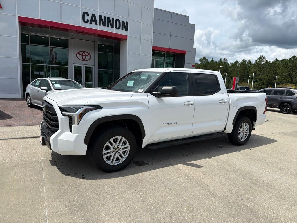 2025 Toyota Tundra SR5 CrewMax Cab 4WD