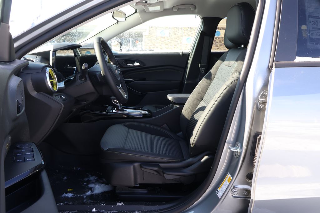 Thumbnail: 2026 Chevrolet Trax - 14