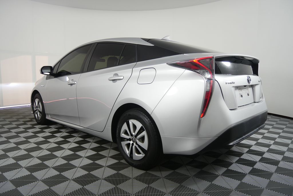 Thumbnail: 2017 Toyota Prius - 5