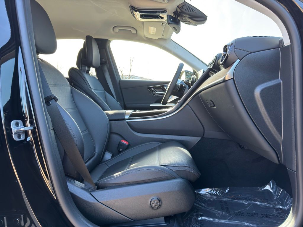 2025 Mercedes-Benz GLC GLC 350e photo
