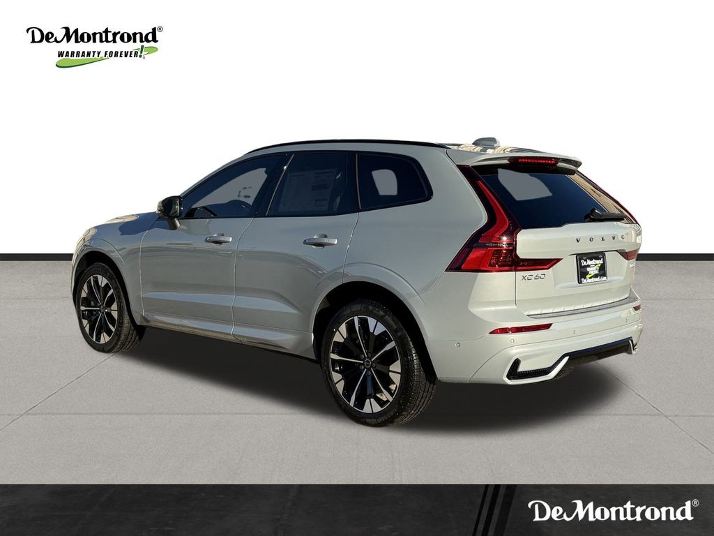 New 2026 Vapour Gray Volvo B5 Plus image 7