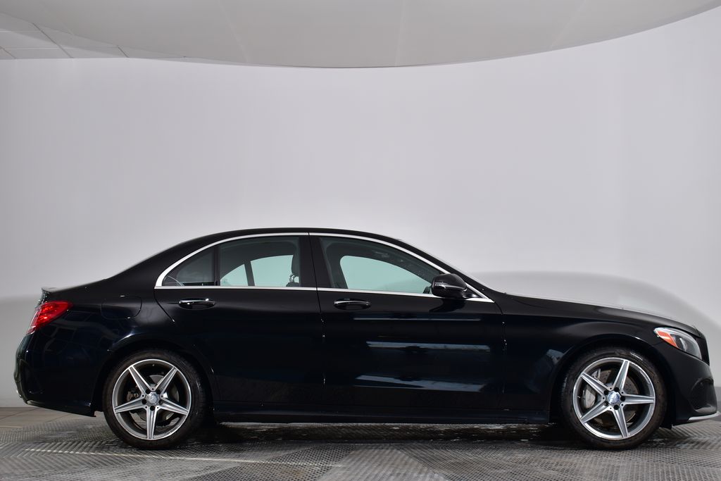 Thumbnail: 2016 Mercedes-Benz C-Class - 6