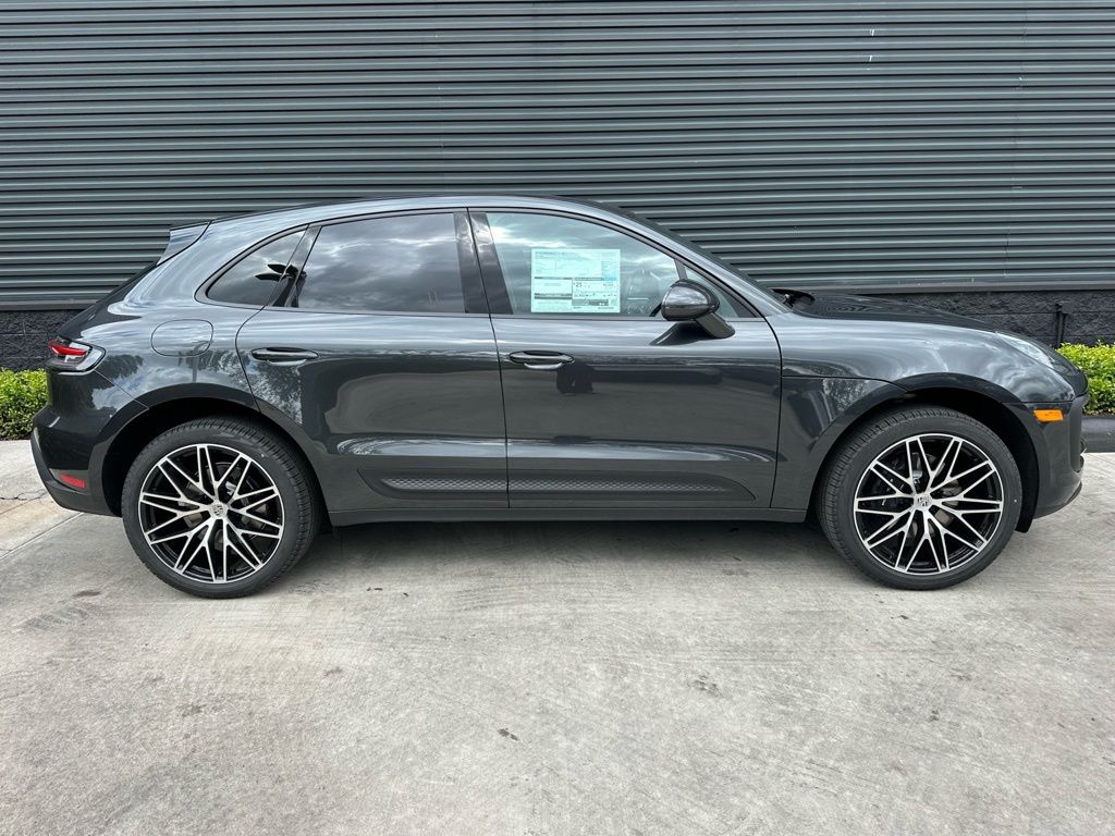 Thumbnail: 2026 Porsche Macan - 10