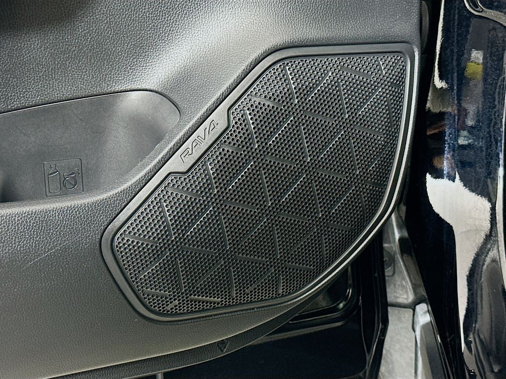 Thumbnail: 2025 Toyota RAV4 - 18