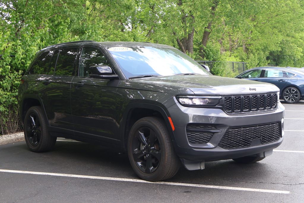Thumbnail: 2023 Jeep Grand Cherokee - 11