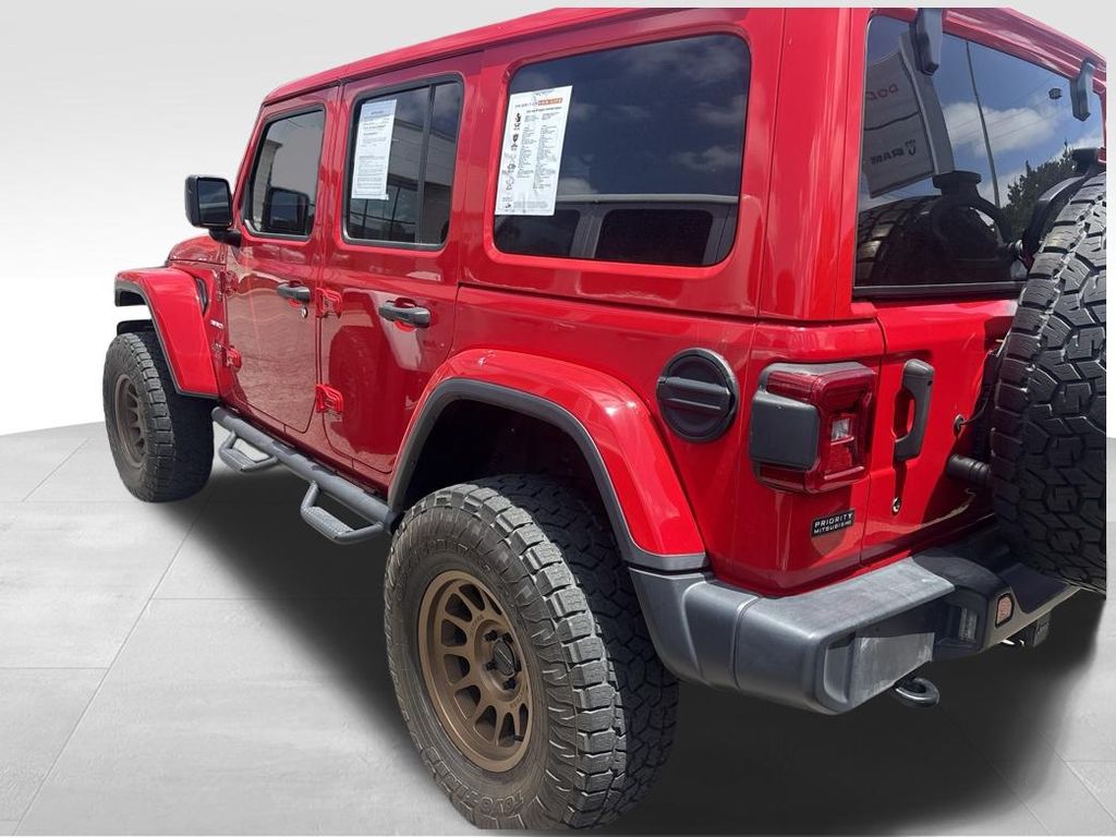 Used 2018 Red Jeep Unlimited Sahara image 13