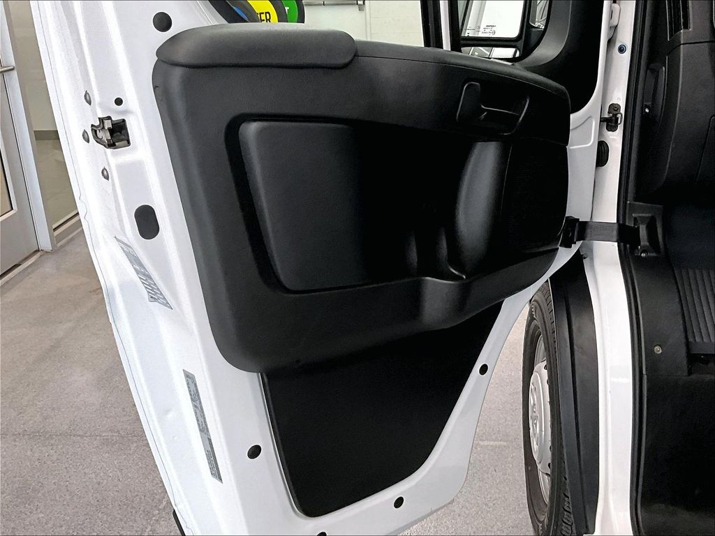 2025 Ram ProMaster 2500 — photo 9