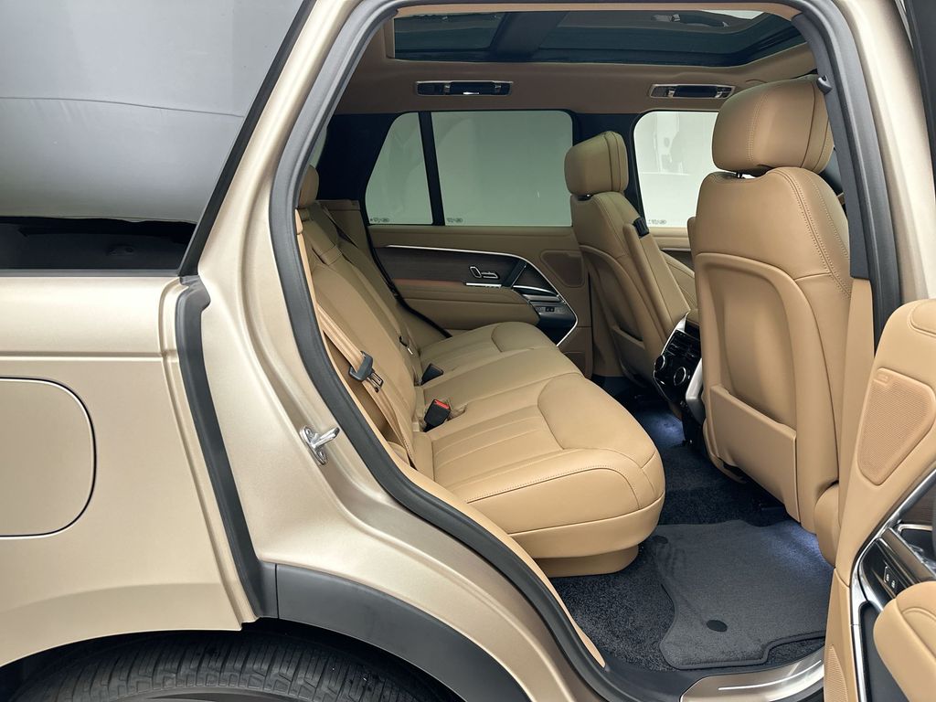 Thumbnail: 2026 Land Rover Range Rover - 7
