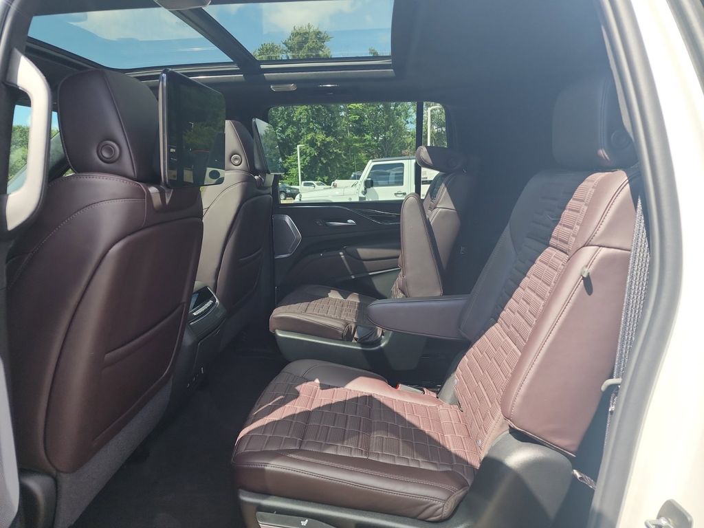 2023 Cadillac Escalade ESV Sport Platinum 47