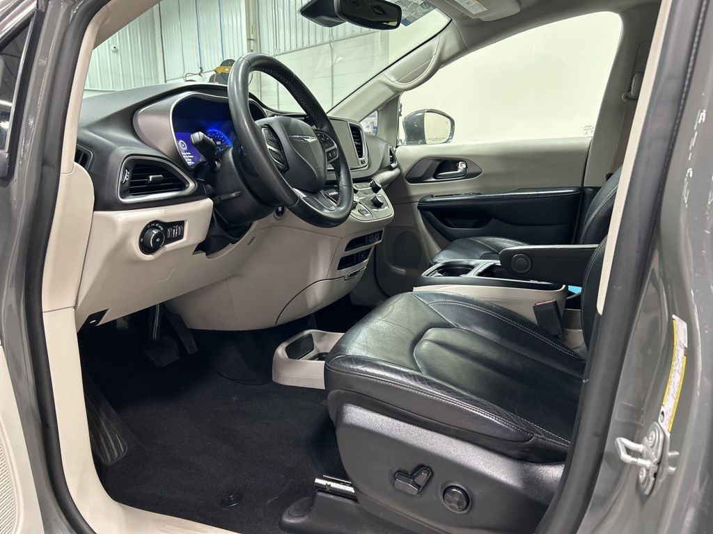 used 2022 Chrysler Pacifica car, priced at $20,996