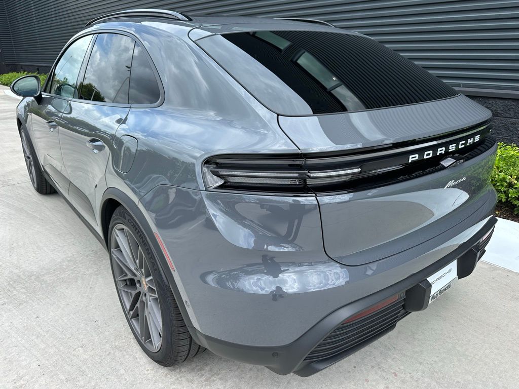 Thumbnail: 2025 Porsche Macan - 3