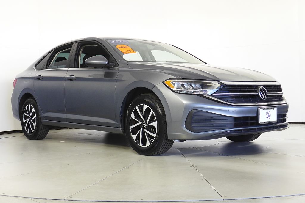 Thumbnail: 2022 Volkswagen Jetta - 4