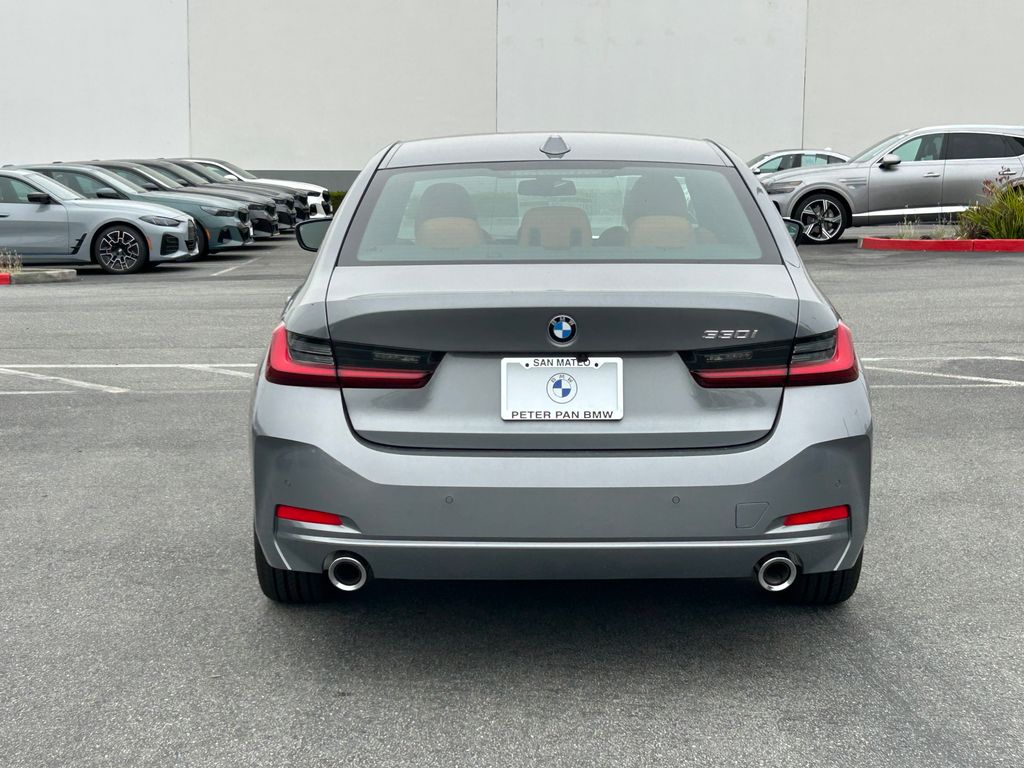 Thumbnail: 2026 BMW 3 Series - 4