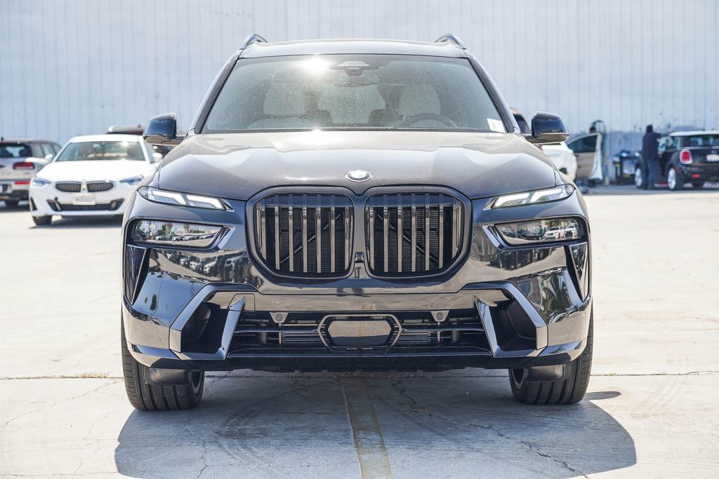 2025 BMW X7 xDrive40i 4