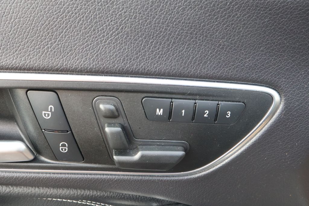 2014 Mercedes-Benz CLA 250 14