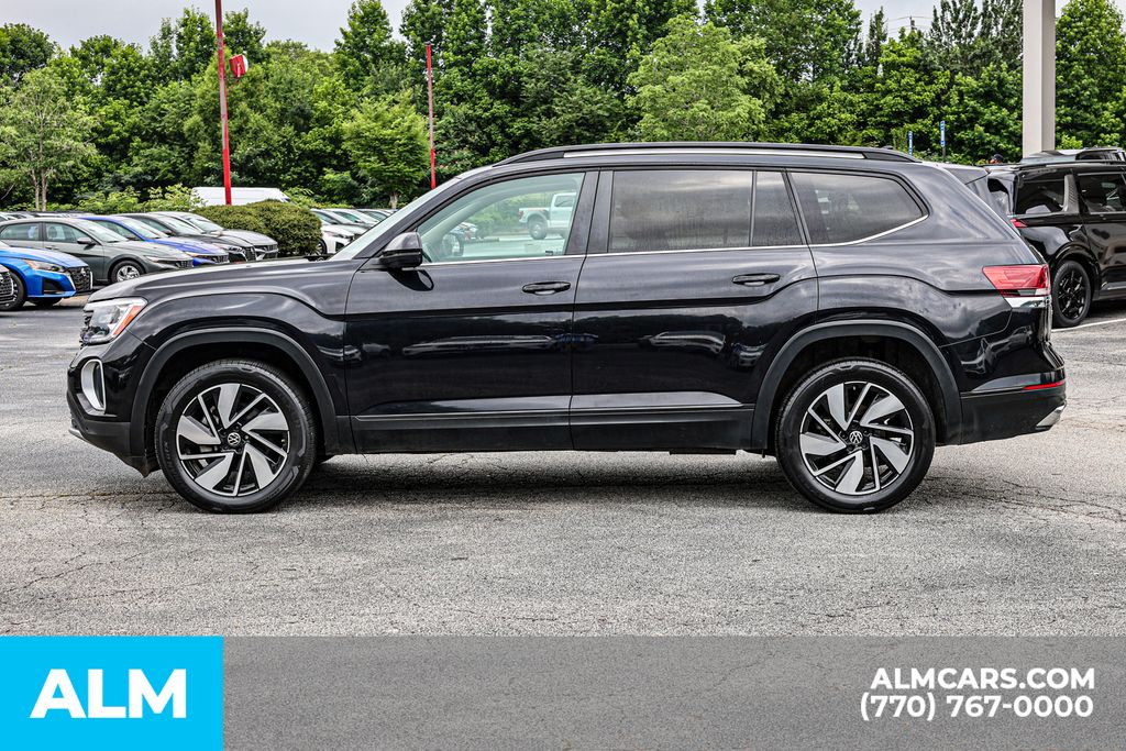 Used 2024 Black Volkswagen 2.0T SE w/Technology image 8