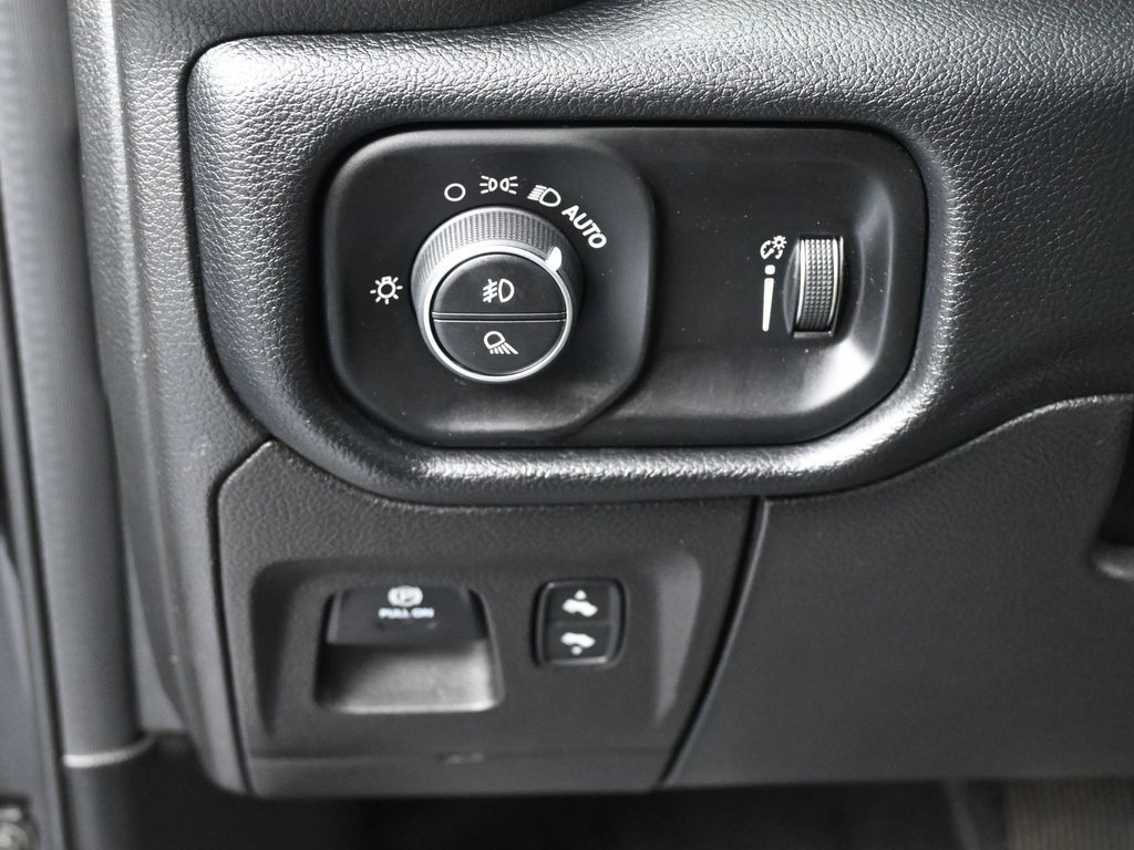 Used 2021 Diamond Black Crystal Pearlcoat Ram Big Horn/Lone Star image 16