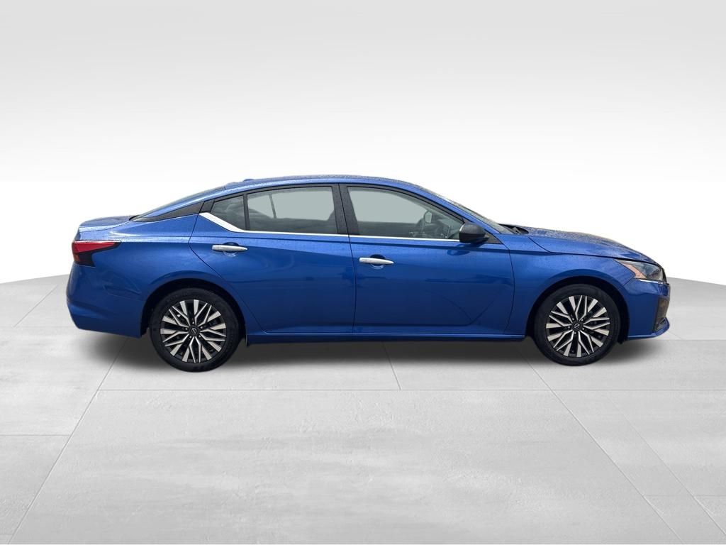 Used 2025 Nissan Altima Sedan