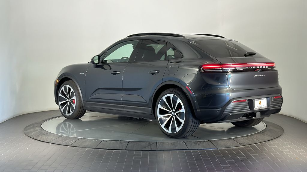 Thumbnail: 2025 Porsche Macan - 3