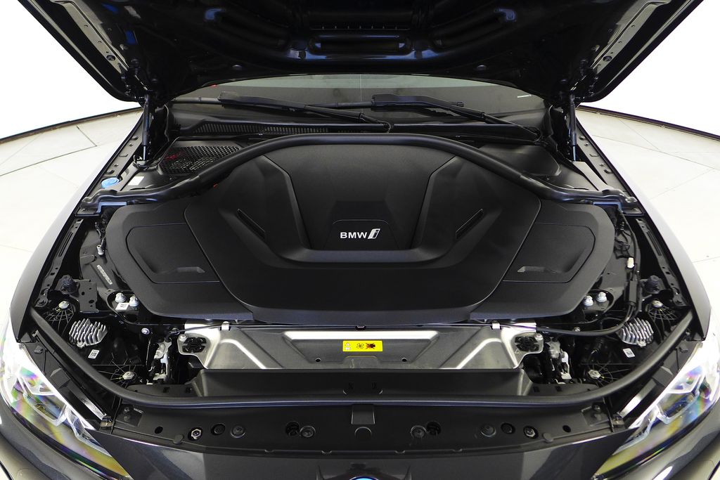 Thumbnail: 2023 BMW i4 - 6