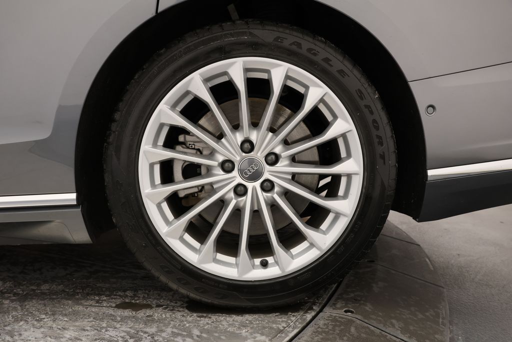 Thumbnail: 2019 Audi A8 - 12