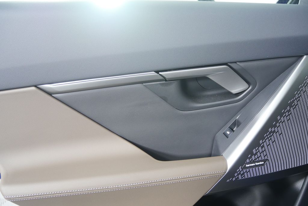 Thumbnail: 2025 BMW 5 Series - 14