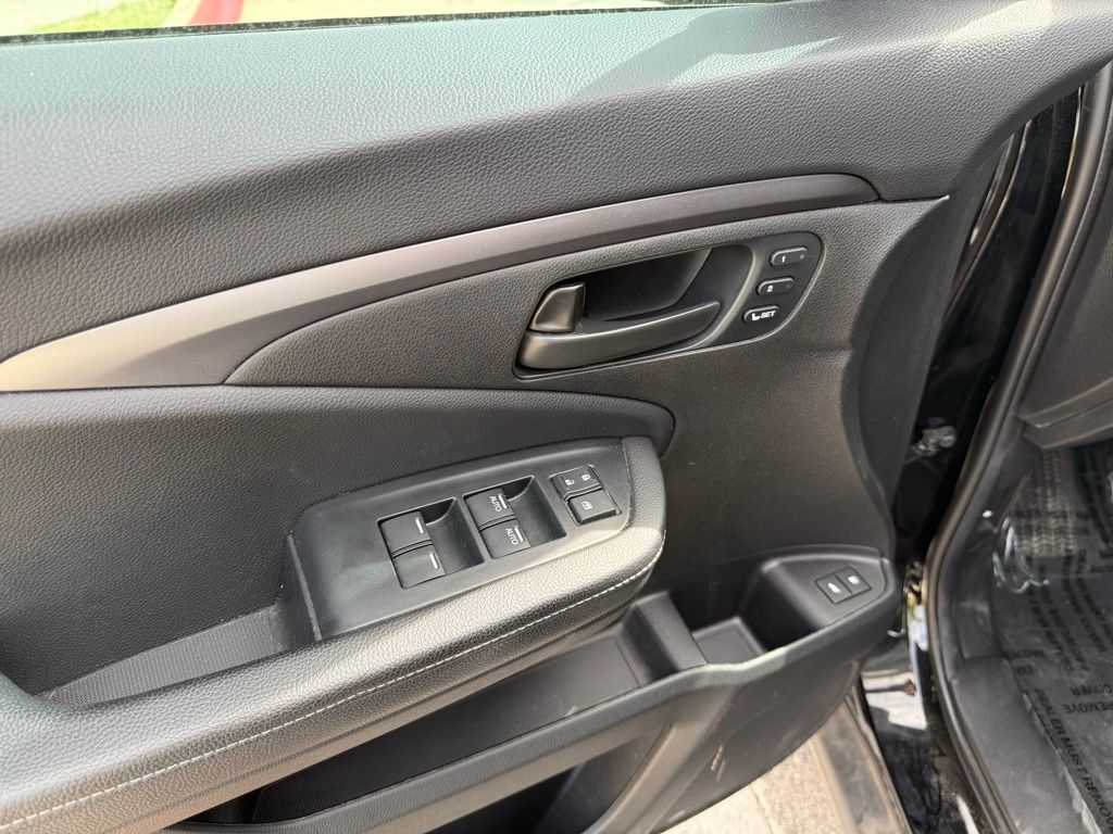 Thumbnail: 2022 Honda Passport - 10