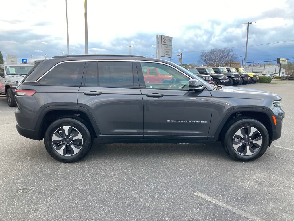New 2024 Gray Jeep 4xe image 7