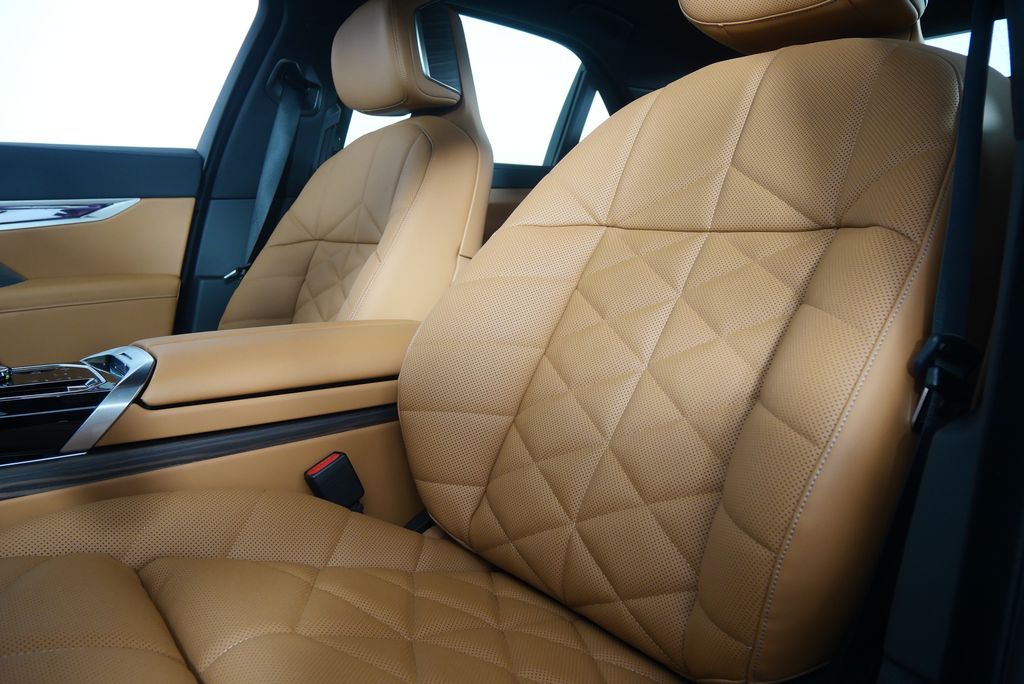 Thumbnail: 2025 BMW 7 Series - 11