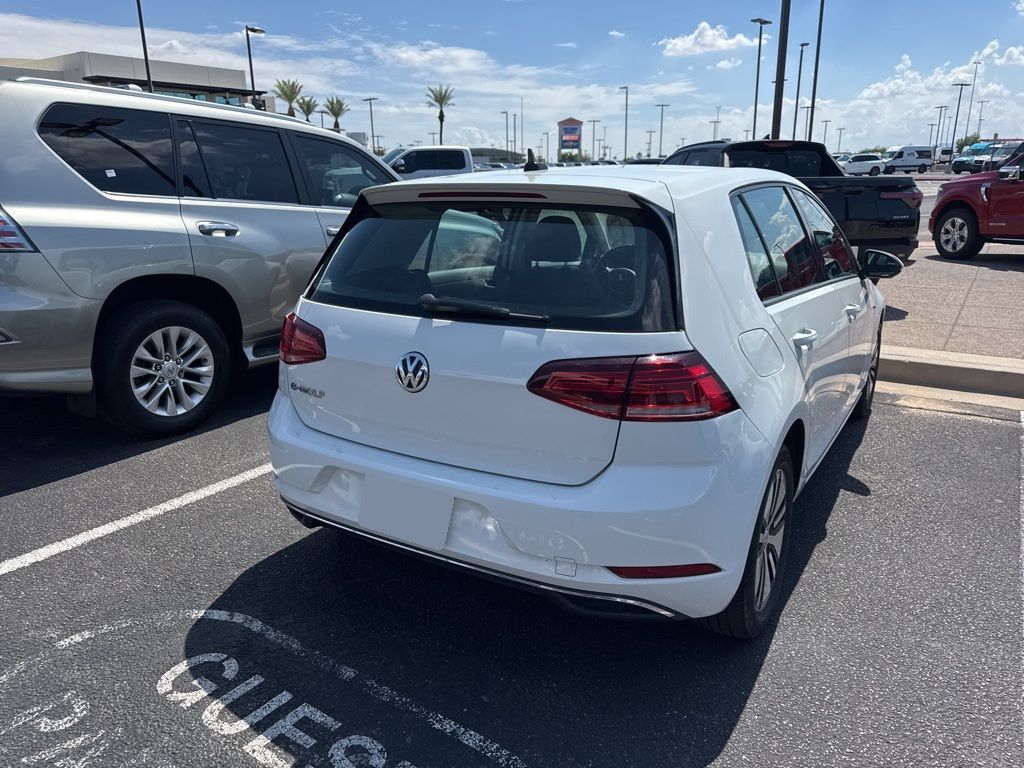 Thumbnail: 2018 Volkswagen e-Golf - 4