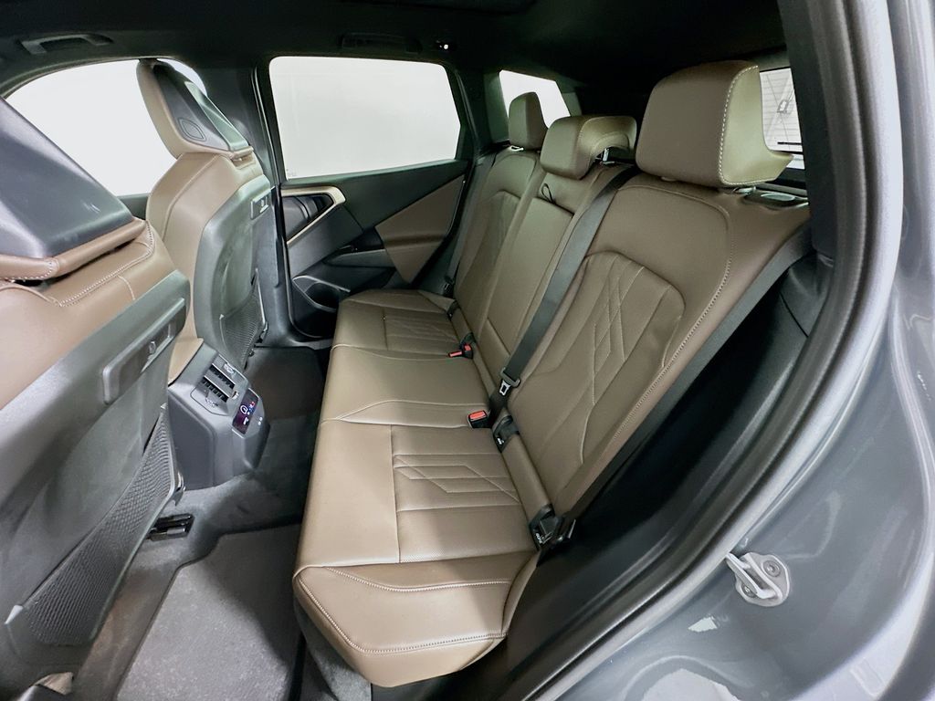 Thumbnail: 2025 BMW X3 - 17