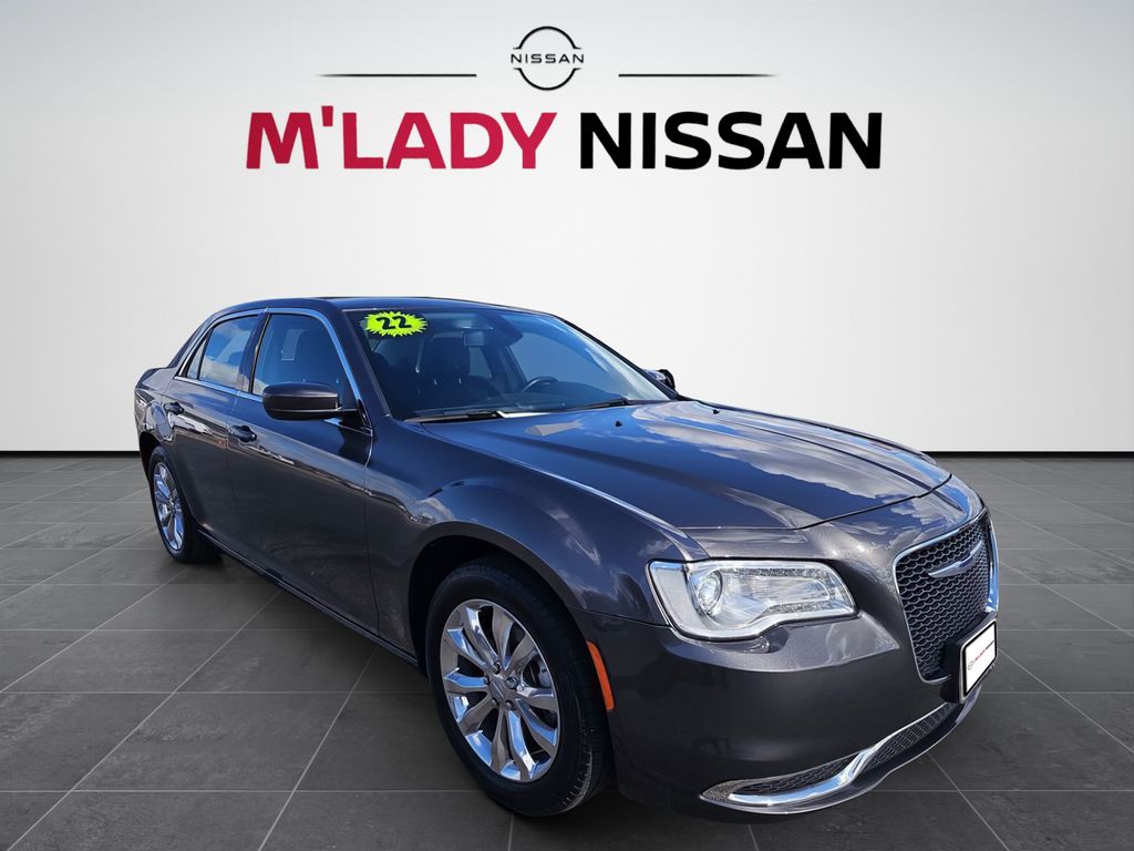Crystal Metallic 2022 Chrysler 300 Sedan All-Wheel Drive 8-Speed Automatic