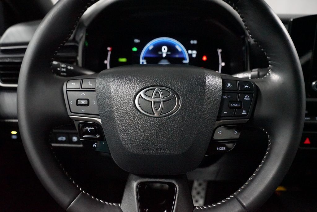 Thumbnail: 2025 Toyota Camry - 12