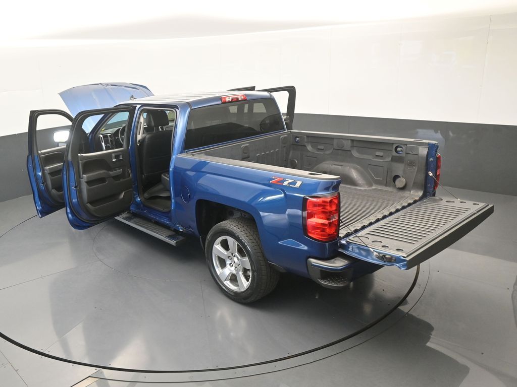 Used 2016 Deep Ocean Blue Metallic Chevrolet LT image 52