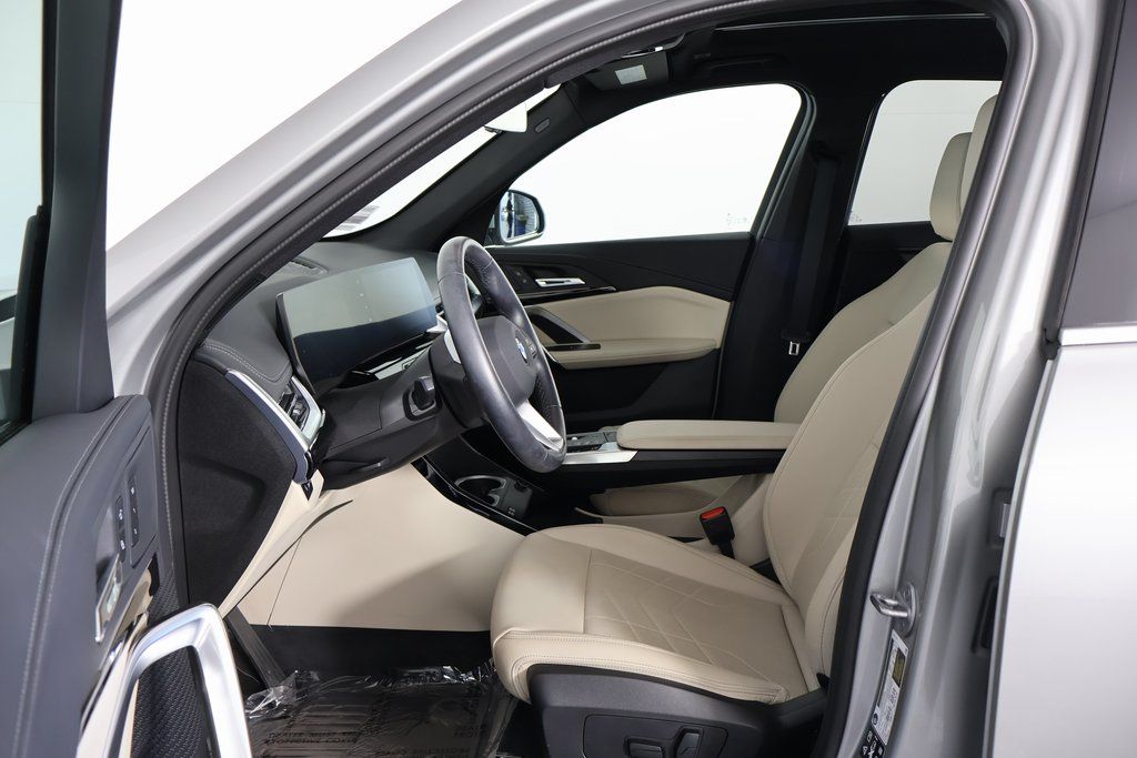 Thumbnail: 2025 BMW X1 - 9