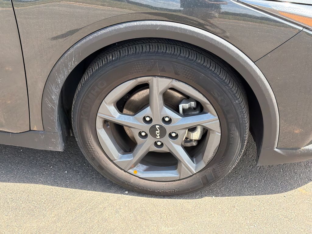 Used 2025 Gray Kia LXS image 12