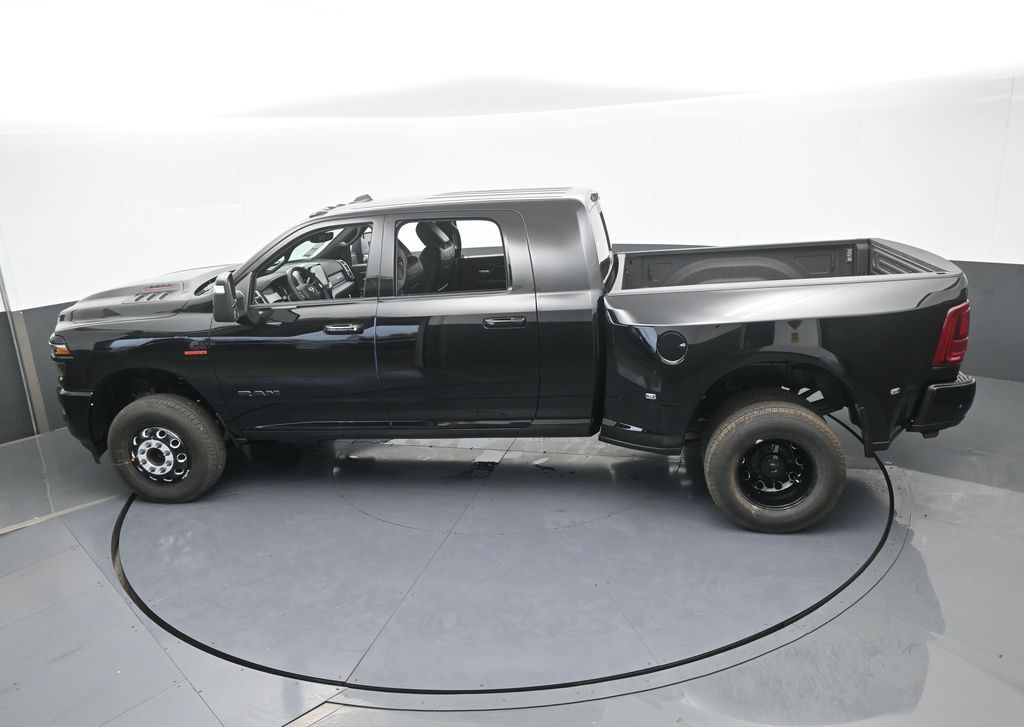 New 2026 Diamond Black Crystal Pearlcoat Ram Laramie image 48