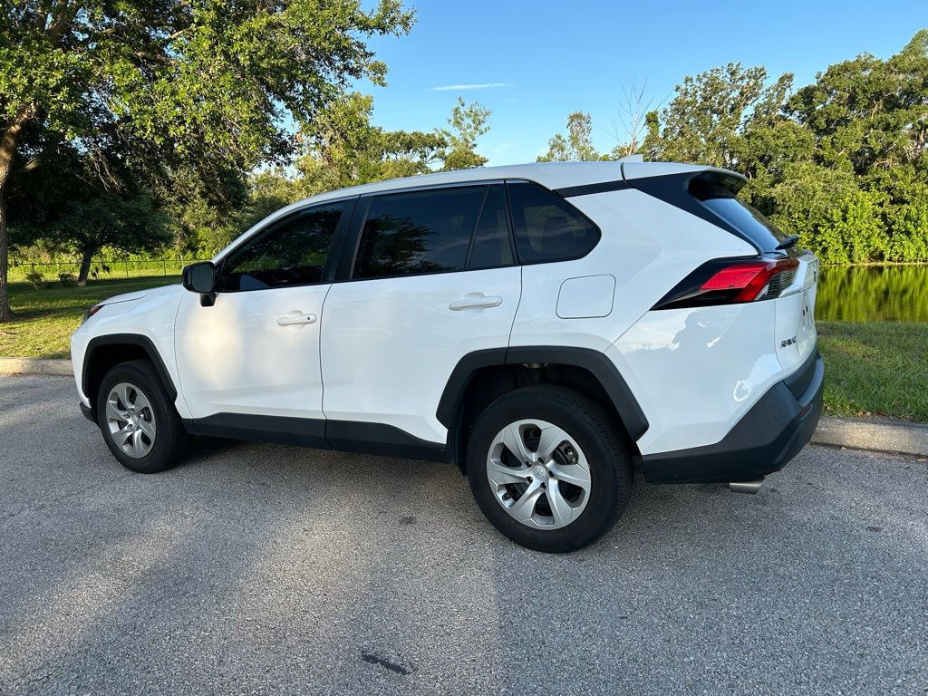 2022 Toyota RAV4 LE 3