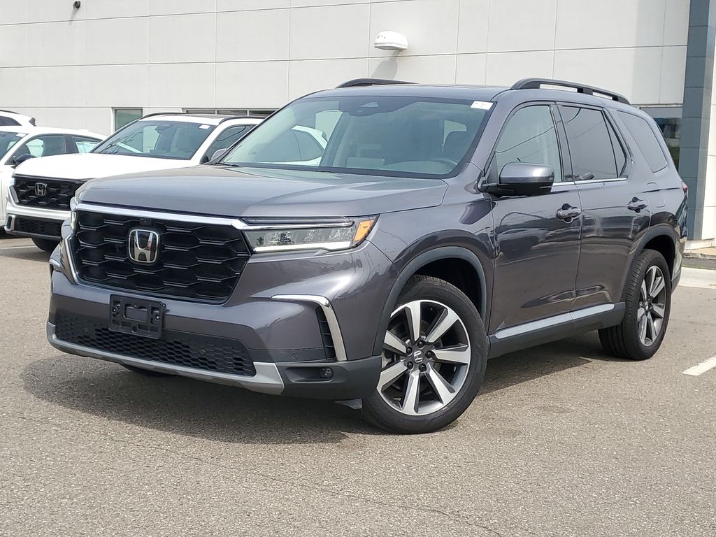Gray (Modern Steel Metallic) 2023 Honda Pilot SUV / Crossover All-Wheel Drive Automatic