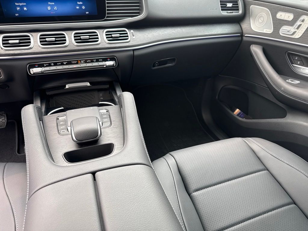 Thumbnail: 2026 Mercedes-Benz GLE - 25