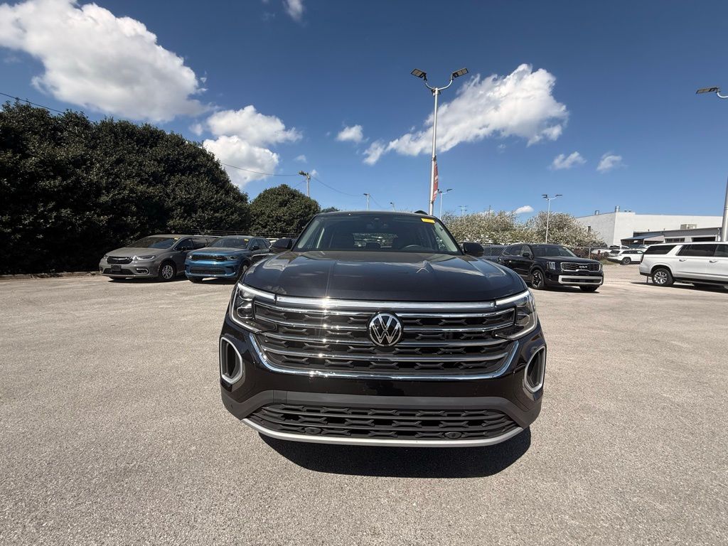 Deep Black Pearl 2025 Volkswagen Atlas SE FWD with Technology SUV / Crossover Front-Wheel Drive 8-Speed Automatic