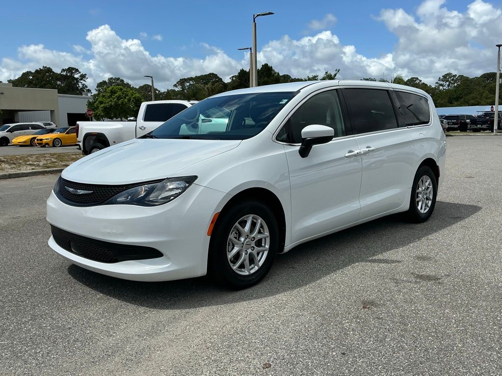 Bright White Clearcoat 2023 Chrysler Voyager LX FWD Minivan Front-Wheel Drive 9-Speed Automatic