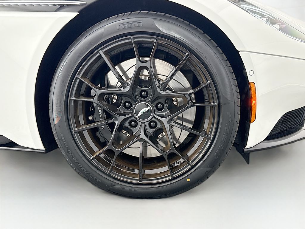 Thumbnail: 2021 Aston Martin DB11 - 27