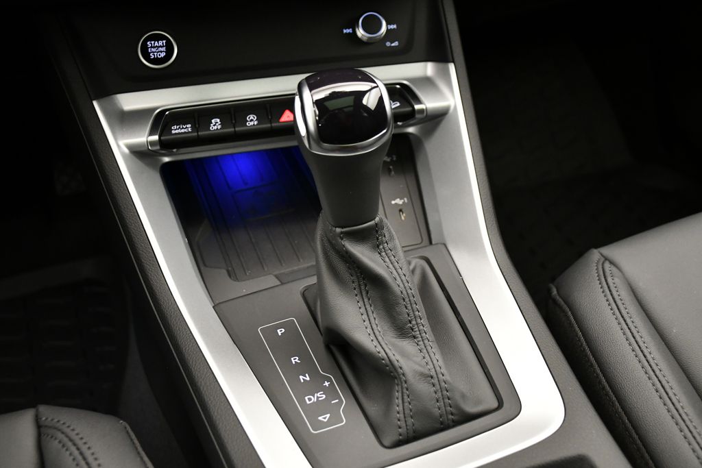 Thumbnail: 2025 Audi Q3 - 31