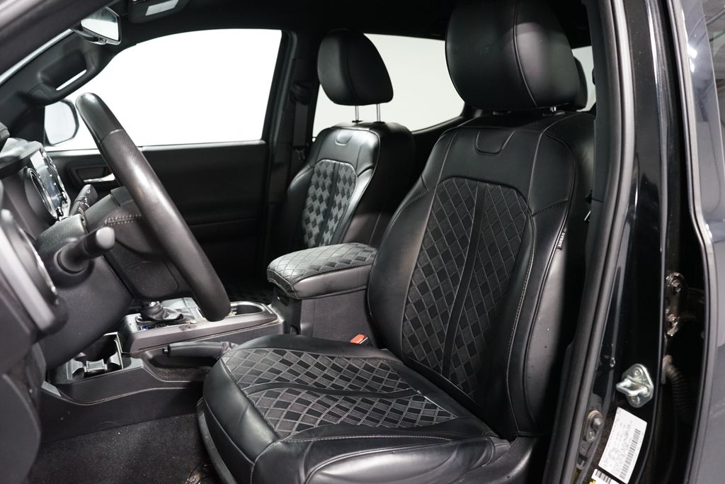 Thumbnail: 2020 Toyota Tacoma - 6