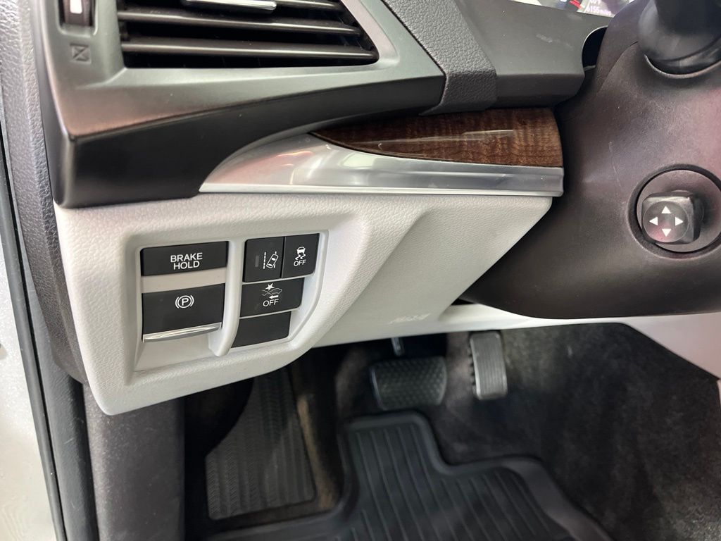 Thumbnail: 2018 Acura MDX - 32